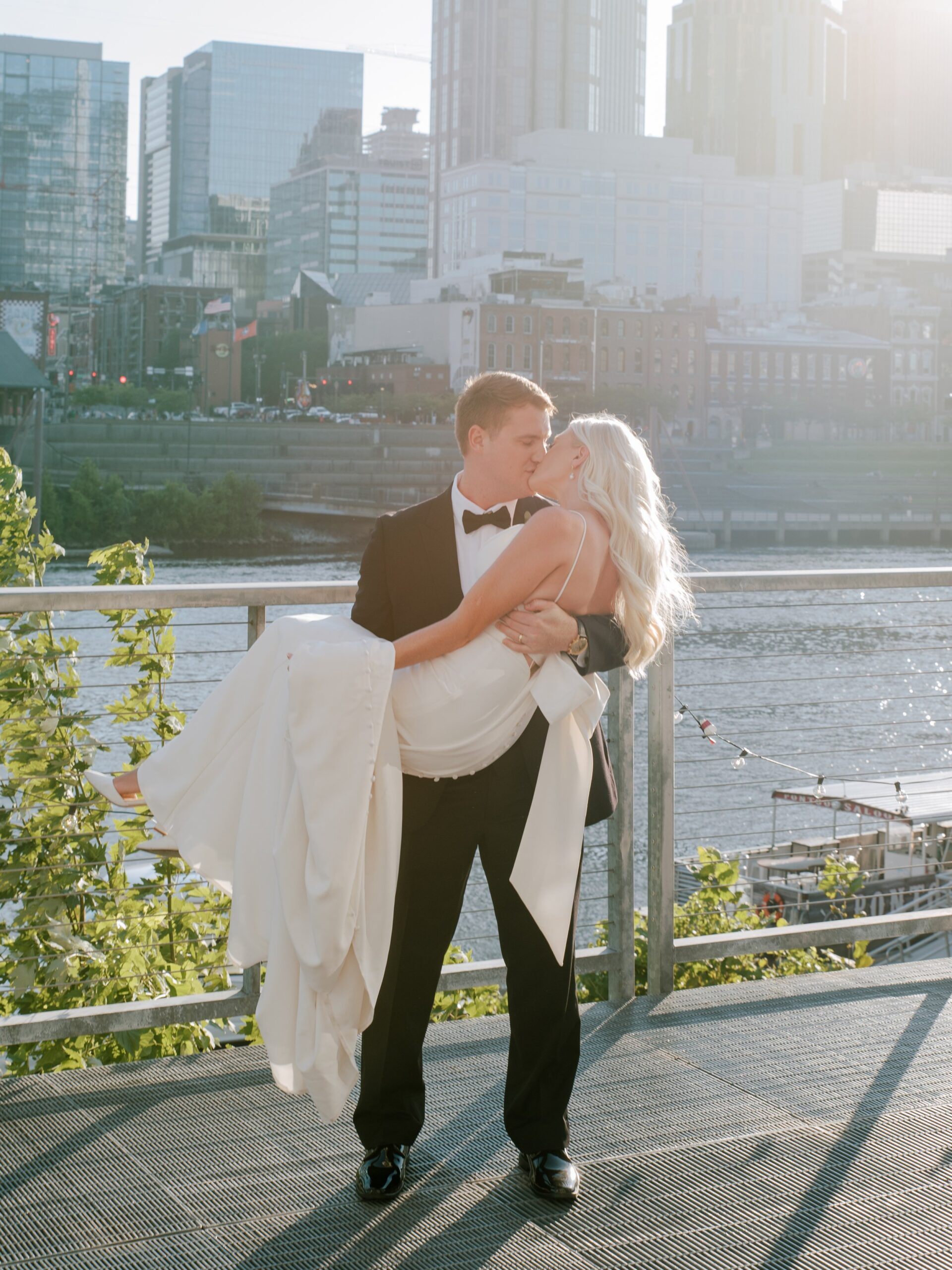 bride and groom wedding photo at the bridge building