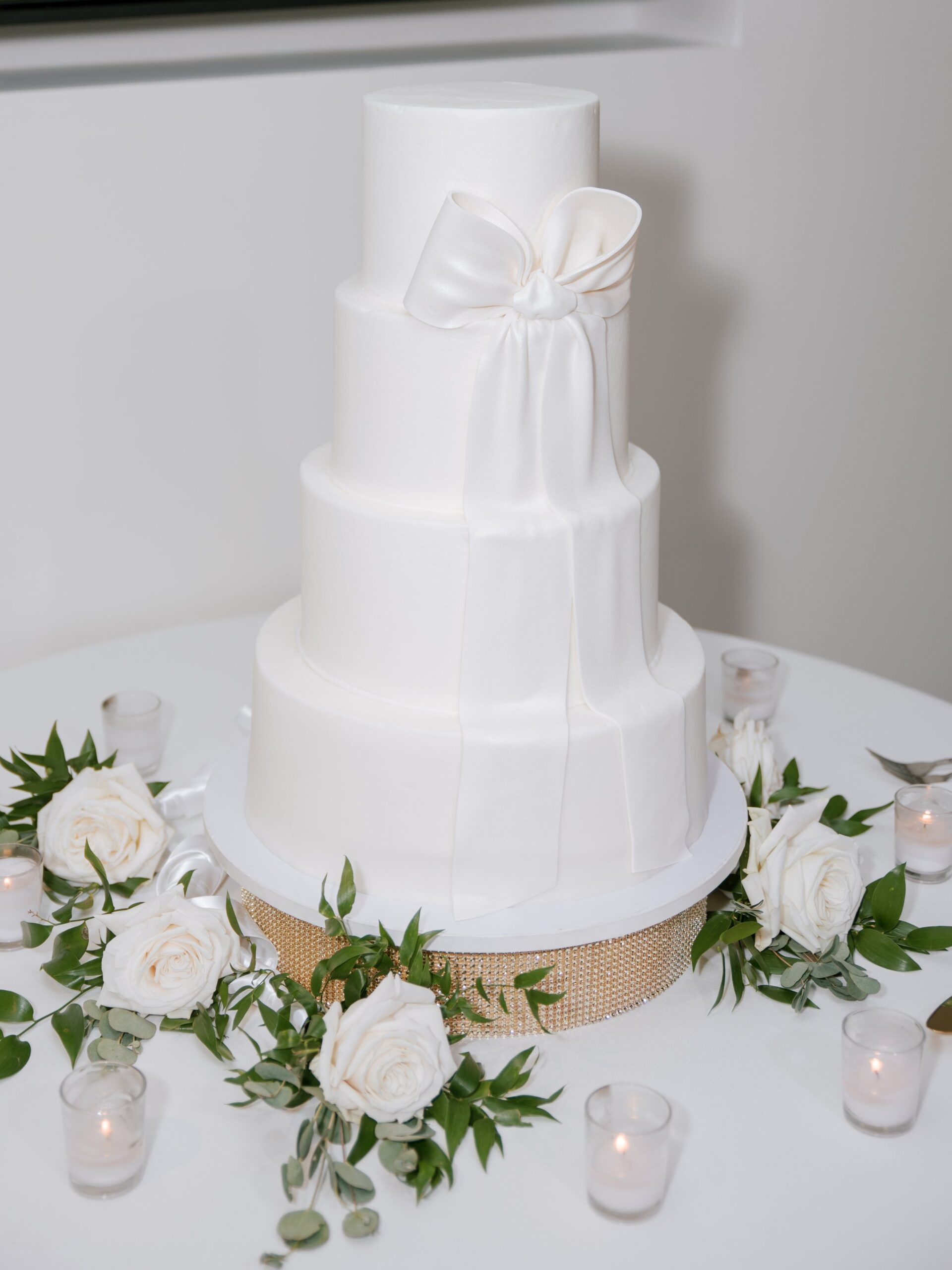 wedding cake with bow