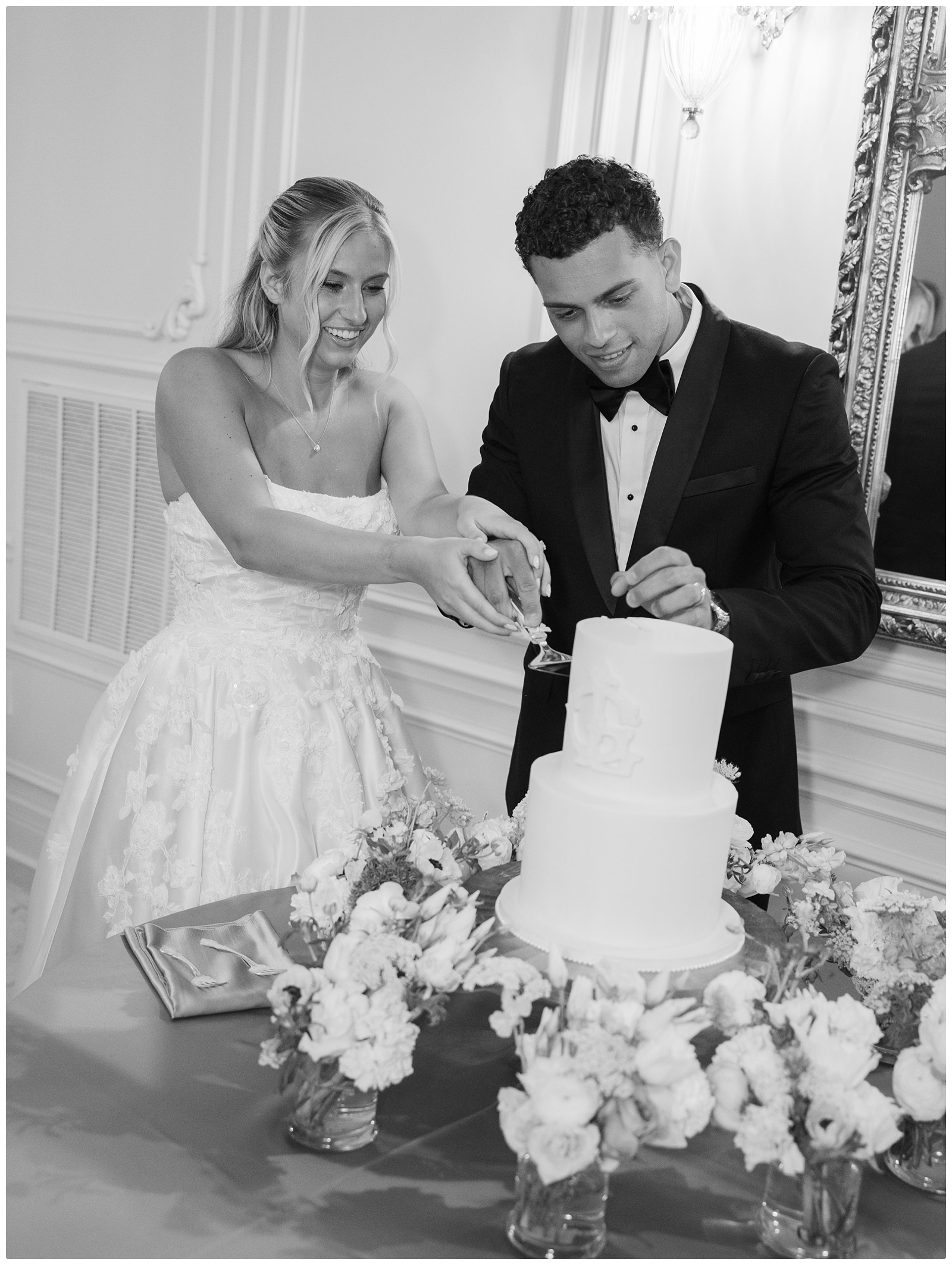Blackberry ridge wedding bride and groom cutting cake