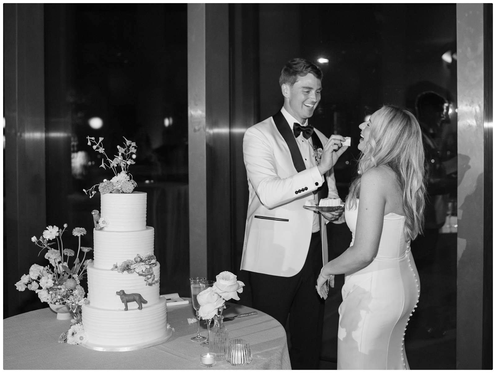 bride and groom cutting cake at their Tennessee State Museum wedding
